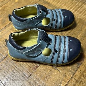 Livie and Luca HTF Blue Zebra Shoes SZ 13